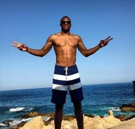 前妻：和布冯离婚后，花了很长时间才接受别人的追求（布冯前妻自述：离婚后很久才接受他人追求）