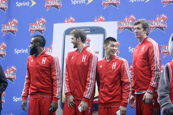 MLS主席告诉萨拉赫联系梅西，商讨他离开利物浦的惊人计划。（MLS主席促萨拉赫联络梅西，探讨其从利物浦离队的爆炸性计划）