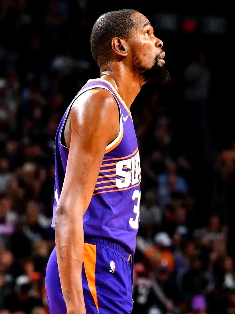 半场：国米1-0科莫，恩里克长驱直入助攻劳塔罗破门（半场战报：国米1-0领先科莫，恩里克奔袭助攻劳塔罗建功）