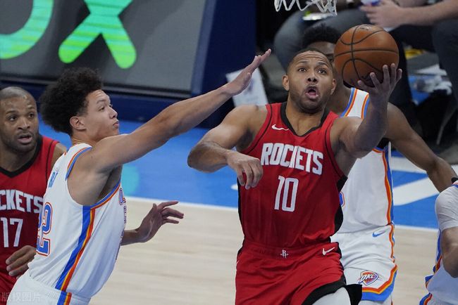 哈曼：卡尔是最近几周拜仁表现最好的攻击手（哈曼称卡尔为近几周拜仁最亮眼的攻击手）