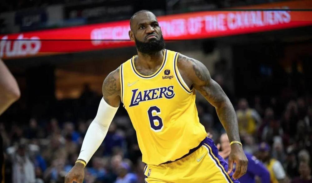 西媒：亚马尔之前进球后“戴”皇冠是为了前女友，而不是傲慢（西媒：亚马尔进球后“加冕”手势是献给前女友，并非傲慢）