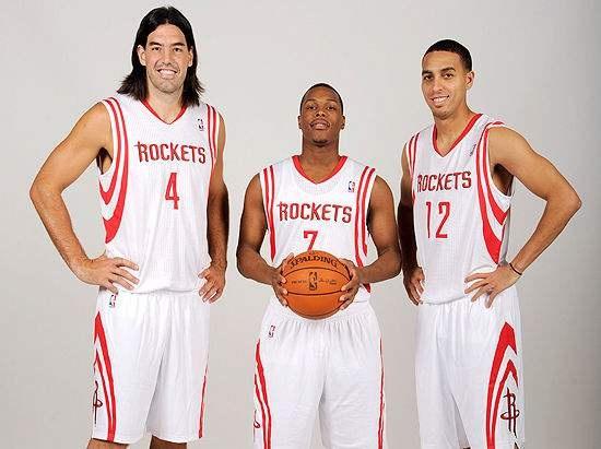 球队取胜后送亚泰降级，海牛球迷在退场时高喊“亚泰降级啦”（海牛赢球送亚泰降级，球迷退场齐喊“亚泰降级啦”）