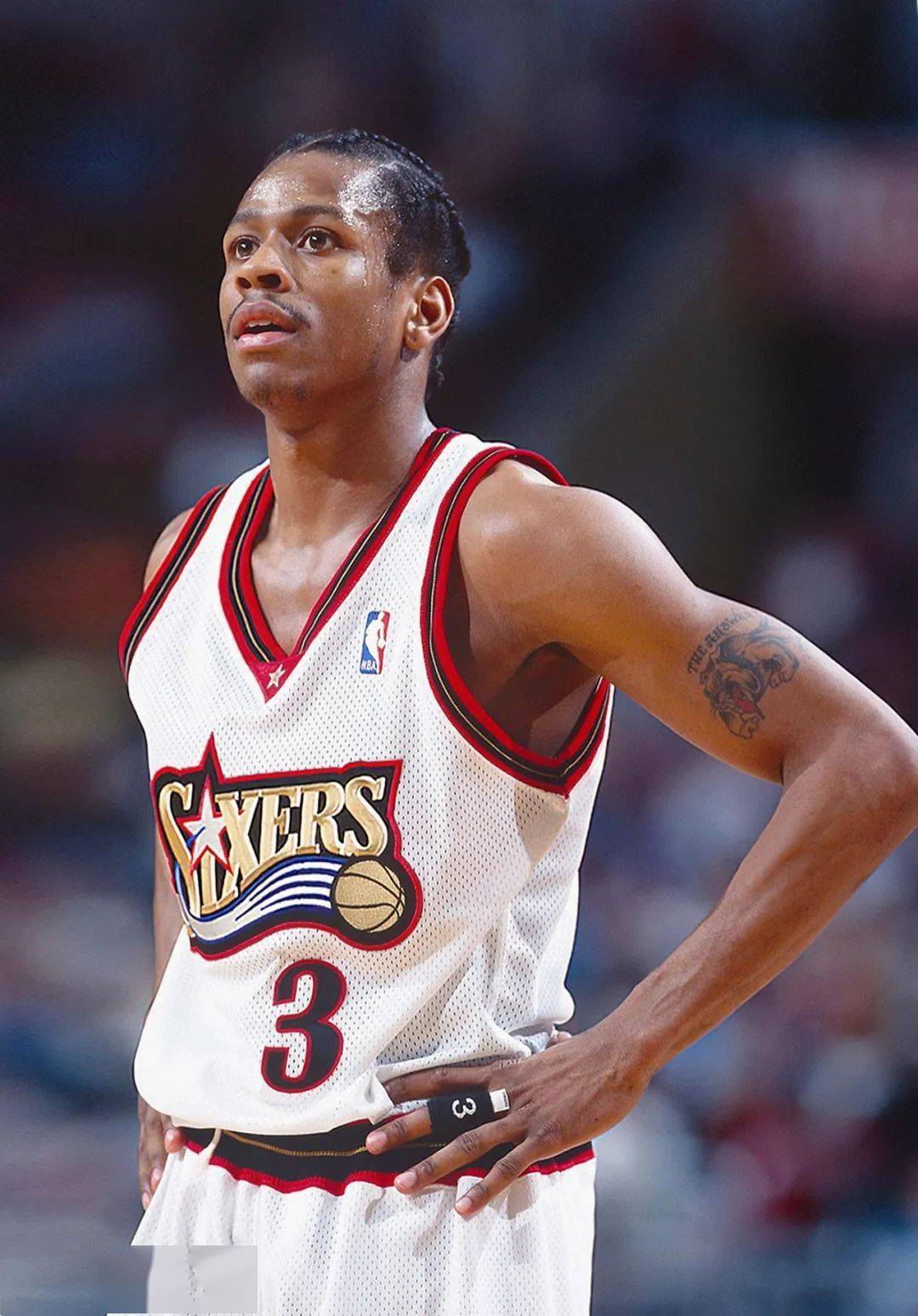 数据占优，拜仁对阿森纳5场不败，14次交手赢下8场（数据优势明显：拜仁近5次对阵阿森纳保持不败，14次交锋斩获8胜）